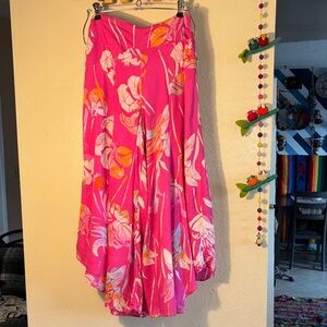 Free People Floral Hawaiian Print Boho Flowy Pants wide-leg pant. Characterized